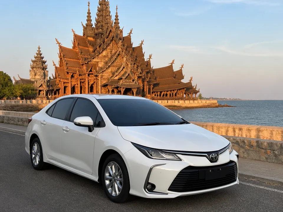 Toyota Corolla Altis — รถเช่าพัทยา