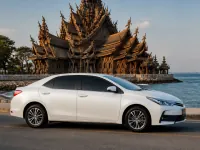 Toyota Corolla Altis — 측면