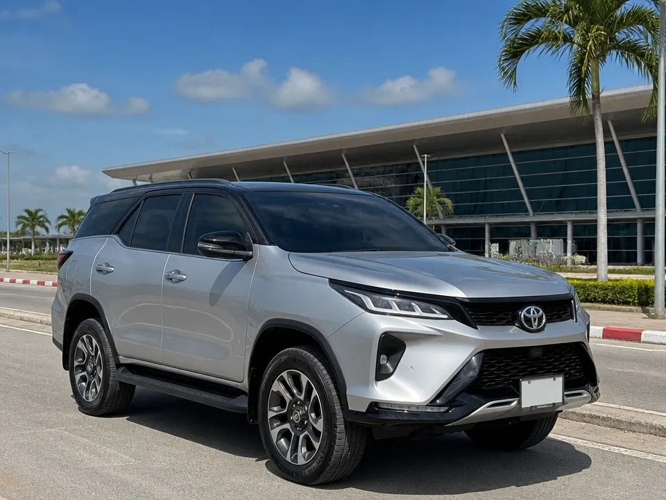 Toyota Fortuner Legender — รถเช่าพัทยา