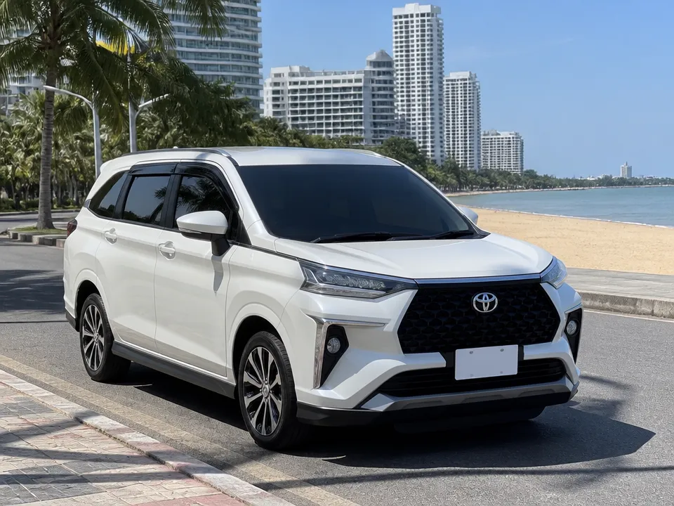 Toyota Veloz — รถเช่าพัทยา