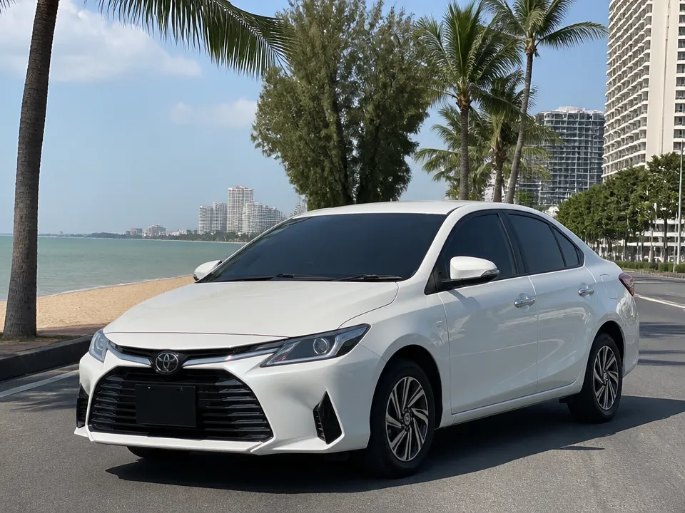 Toyota Yaris Ativ — รถเช่าพัทยา