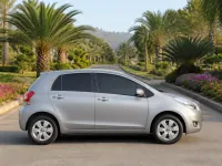 Toyota Yaris — ด้านข้าง