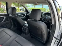 BMW 320d — салон
