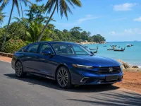 Honda Accord e:HEV — 正面