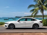 Honda Civic e:HEV — 侧面