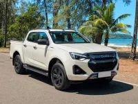 Isuzu D-Max V-Cross 4x4 — avant