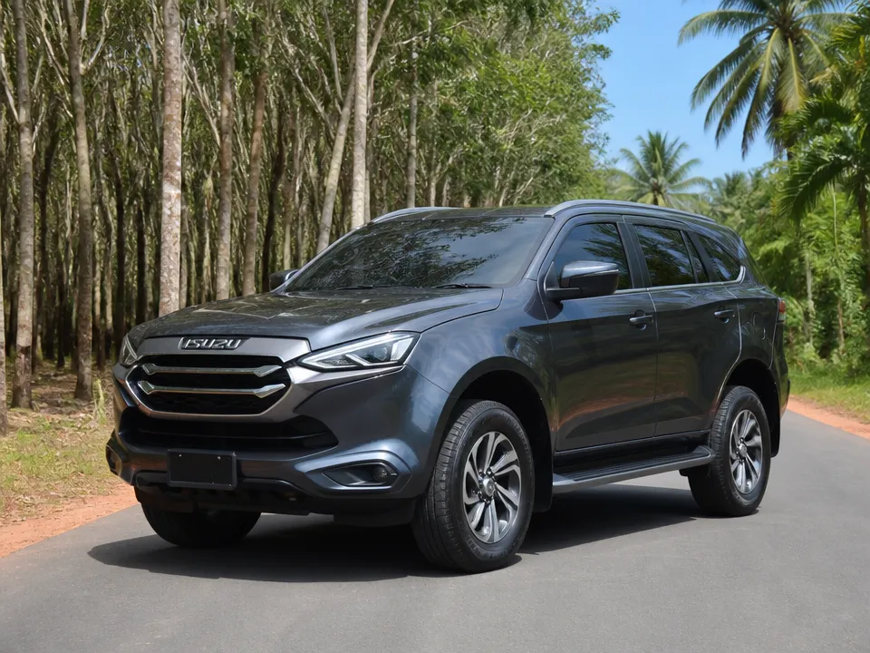 Isuzu MU-X 3.0 4x4 — car rental in Phuket