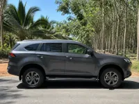 Isuzu MU-X 3.0 4x4 — сбоку