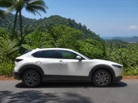 Mazda CX-30 — side