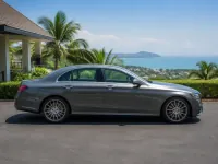 Mercedes-Benz E 220 d — сбоку