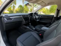 MG 5 — intérieur