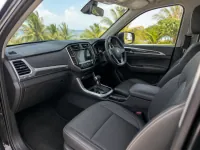 MG Extender — interior