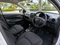 Mitsubishi Attrage — intérieur