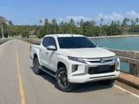 Mitsubishi Triton — front