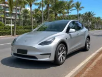 Tesla Model Y — 전면