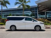 Toyota Alphard — сбоку