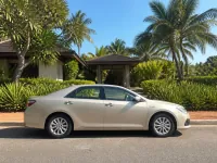 Toyota Camry Hybrid — сбоку