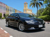 Toyota Camry — avant