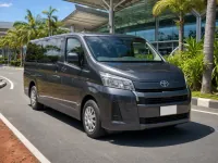Toyota Commuter — vorn