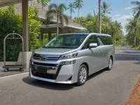 Toyota Vellfire — 正面