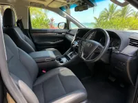 Toyota Vellfire — 内饰
