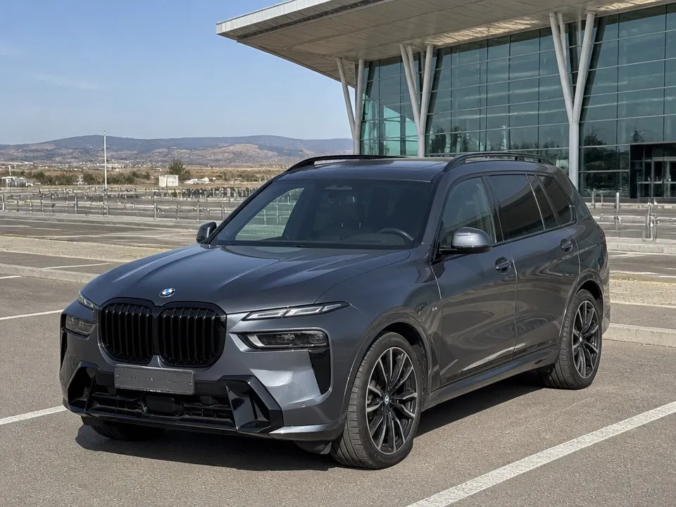 BMW X7 — تأجير سيارات في جورجيا