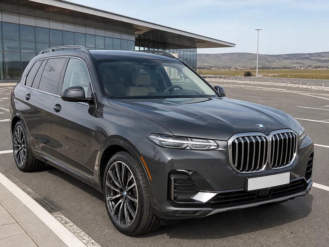 BMW X7 — الأمام