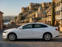 Chevrolet Malibu — الجانب