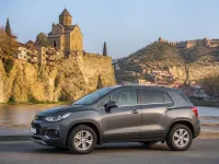 Chevrolet Trax — сбоку