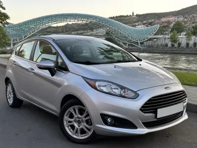 Ford Fiesta SE