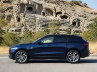 Jaguar F-Pace — الجانب