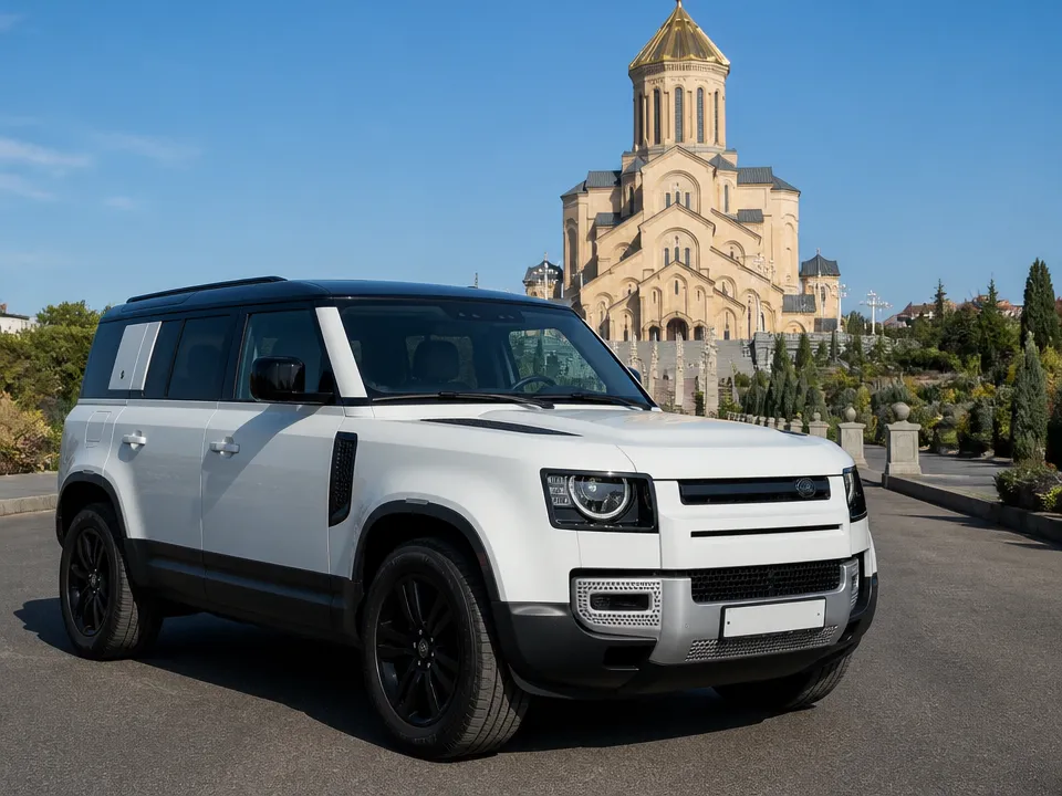 Land Rover Defender 110 2.0 Diesel — تأجير سيارات في جورجيا