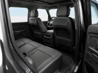 Land Rover Defender 110 2.0 Diesel — interior