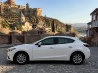 Mazda 3 — сбоку