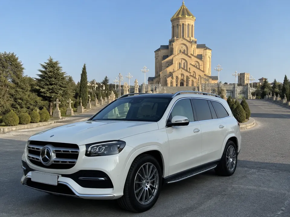 Mercedes-Benz GLS 450 4MATIC — تأجير سيارات في جورجيا