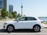 Audi Q3 — side
