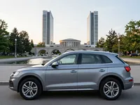 Audi Q5 — 侧面