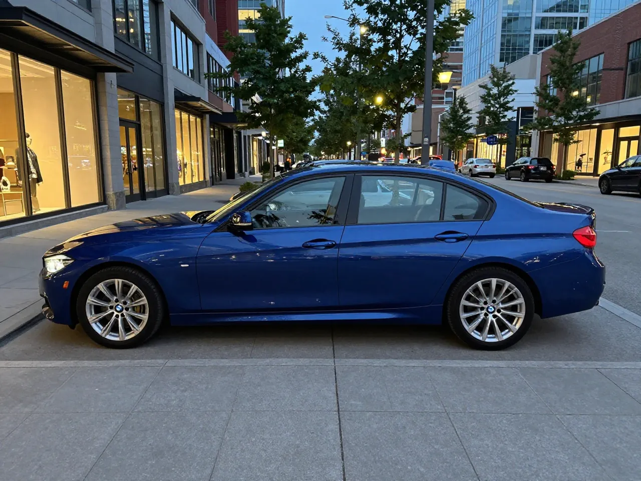 BMW 3 Series — side