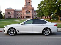 BMW 5 Series — 侧面