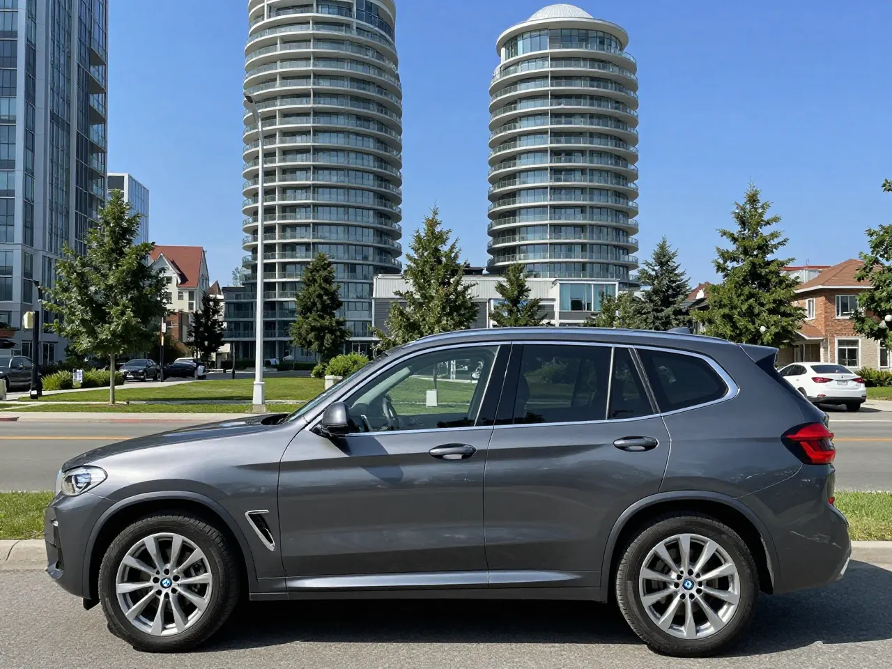 BMW X3 — zijkant