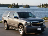 Chevrolet Suburban — 正面