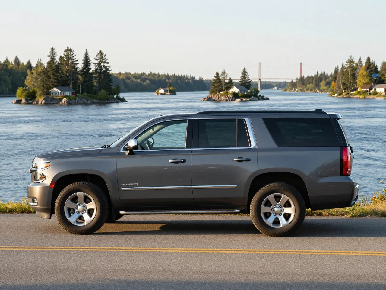 Chevrolet Suburban — 侧面