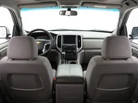 Chevrolet Suburban — 内饰