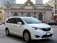 Chrysler Pacifica — 전면