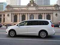Chrysler Pacifica — 측면