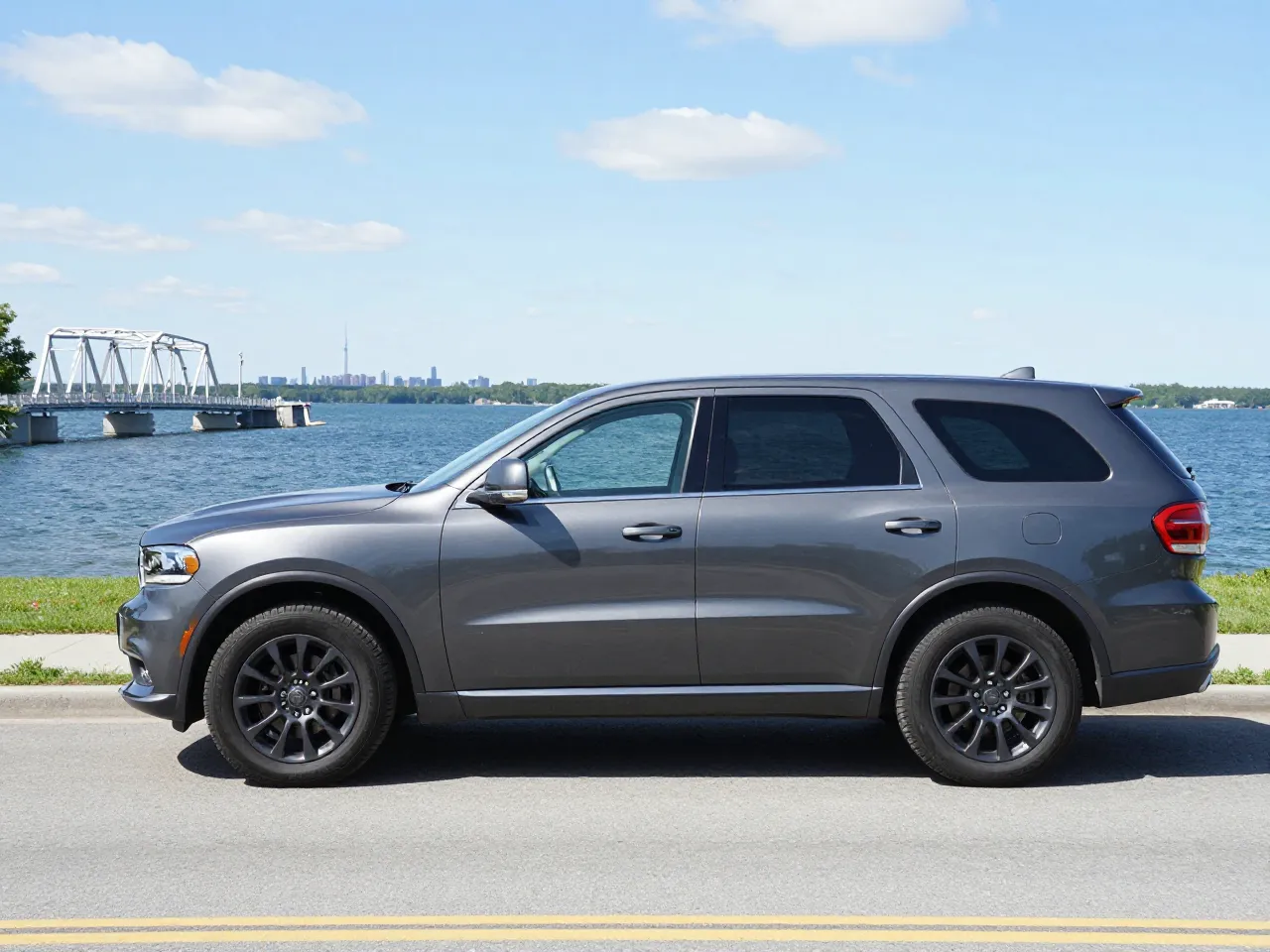 Dodge Durango — side