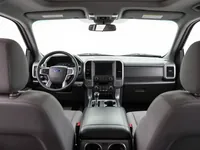 Ford F-150 — 실내