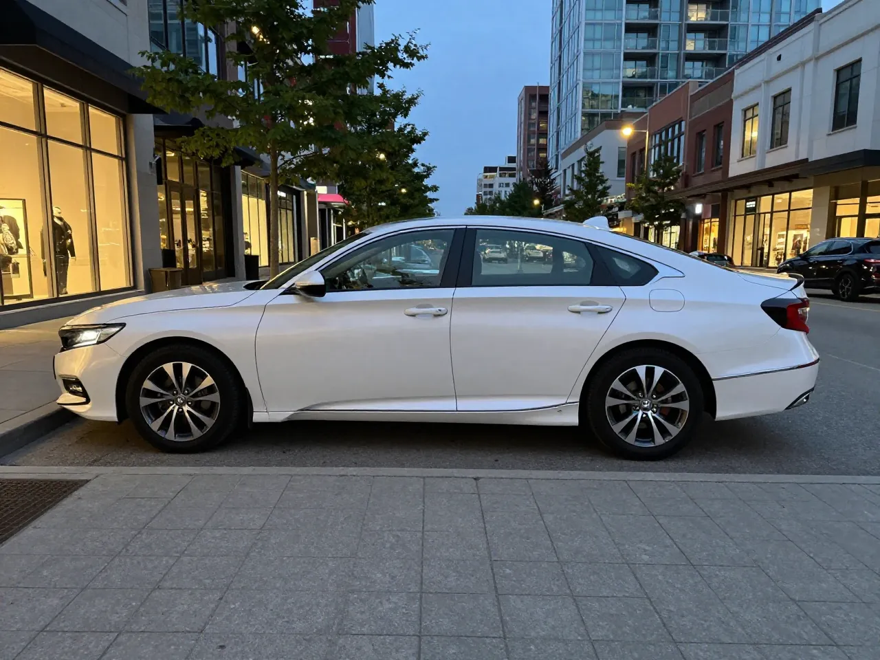 Honda Accord — lateral