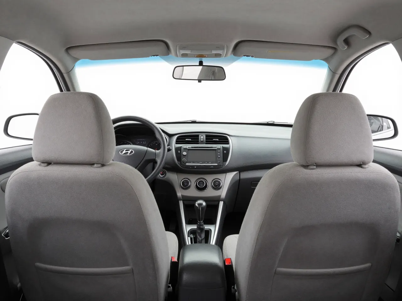 Hyundai Accent — interior