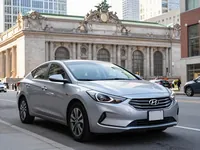 Hyundai Elantra — frente